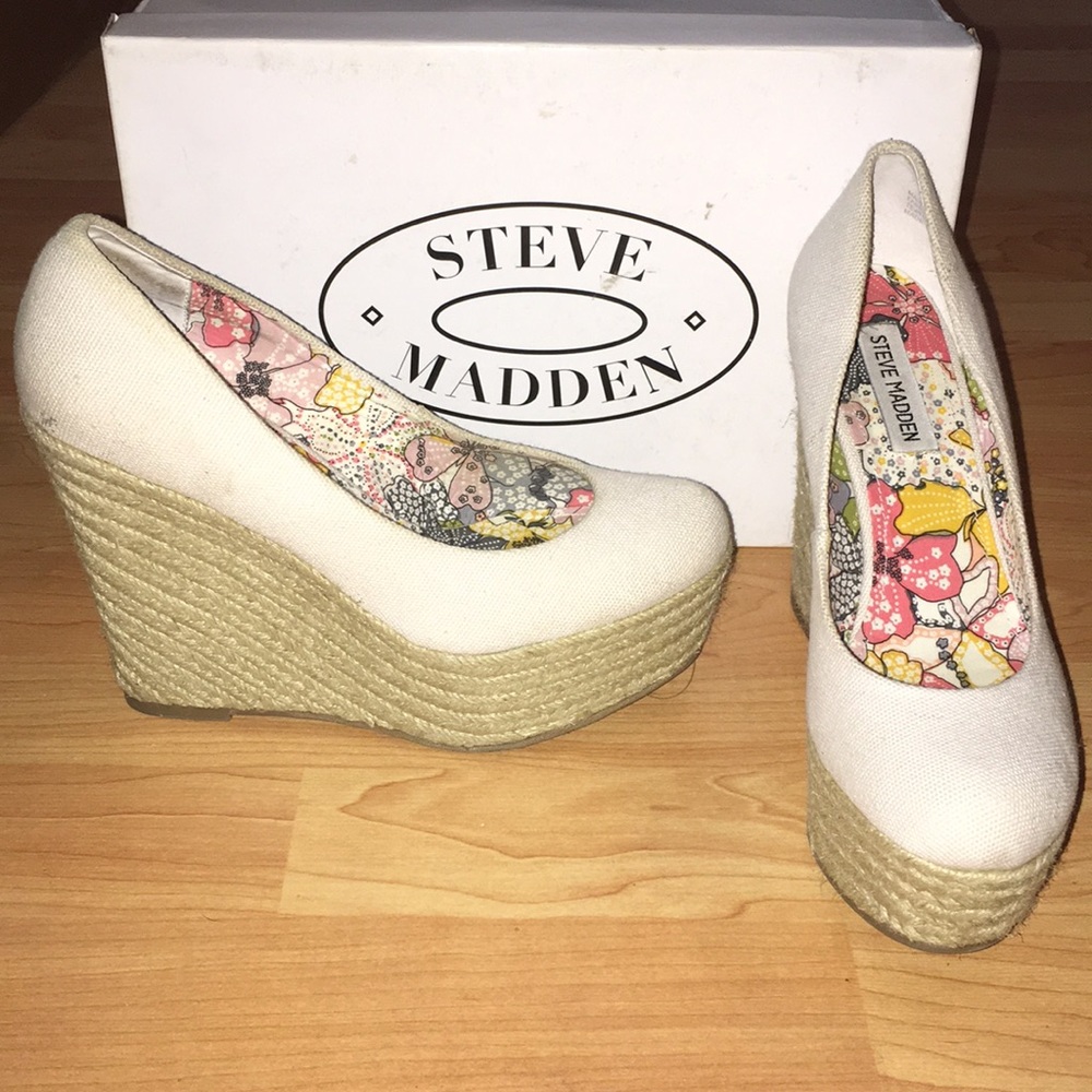 Steve Madden Cloth and rope wedges SZ 8